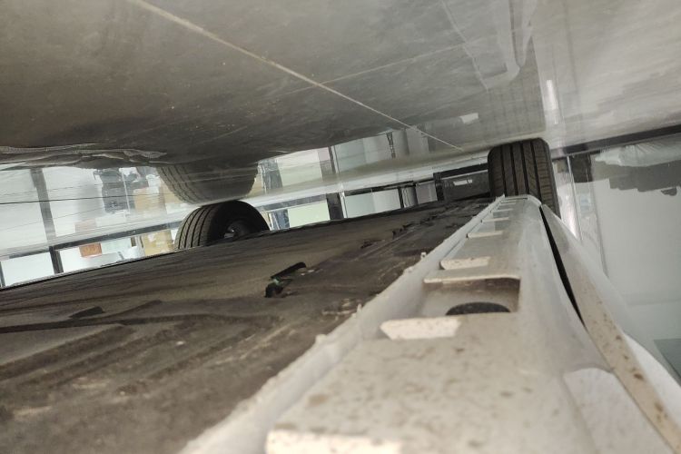 鸿蒙智行 尚界H5 2025款 增程 Pro局部细节9001