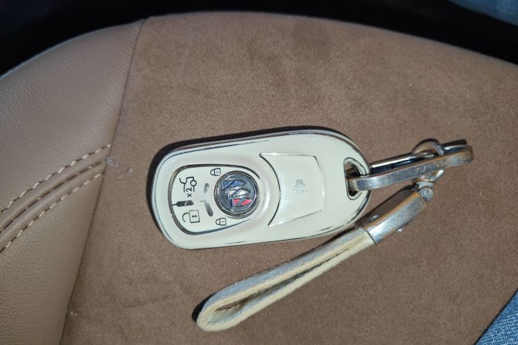 别克 君威 2023款 552T 智享型中控内饰11