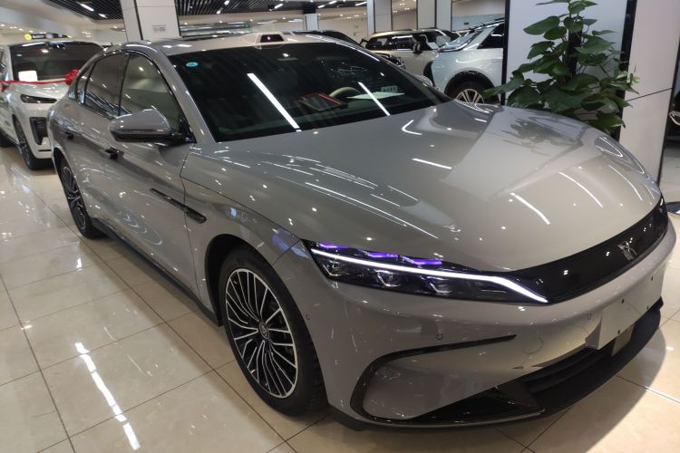 比亚迪 汉 2025款 DM-i 智驾版 125KM激光雷达旗舰型车身外观3