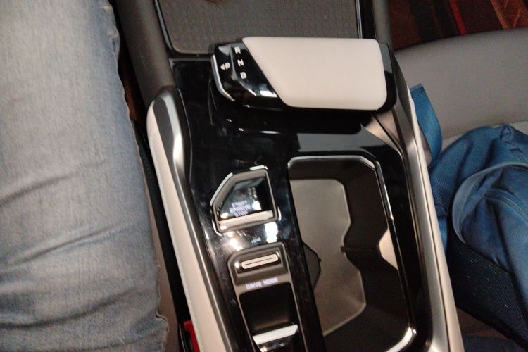 长安UNI-T 2023款 第二代 1.5T 尊贵型中控内饰18