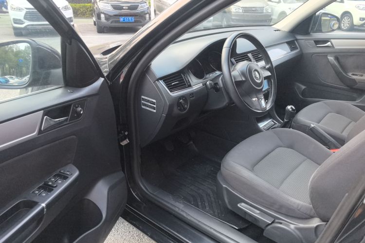 大众 宝来 2014款 1.6L 手动时尚型中控内饰7003