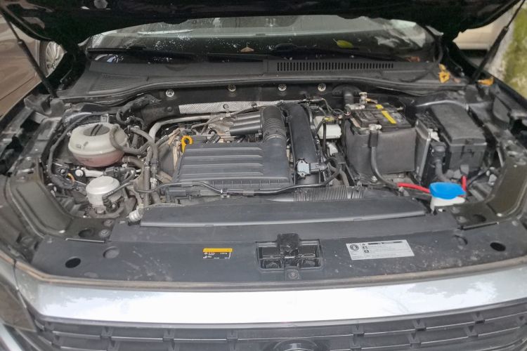 大众 帕萨特 2022款 280TSI 商务版机舱底盘24