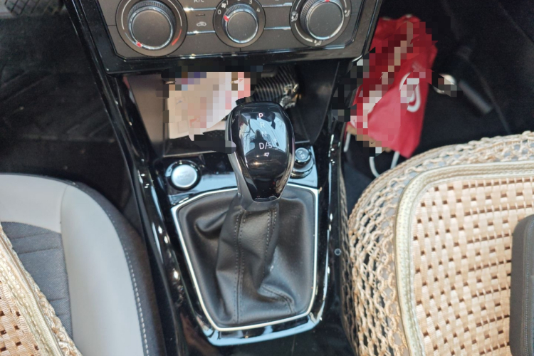 大众 途岳 2025款 新锐 1.5L 锐意版中控内饰18