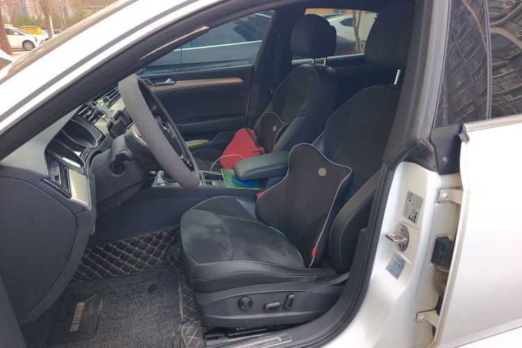 一汽-大众CC 2019款 330TSI 华颜版 国V中控内饰19