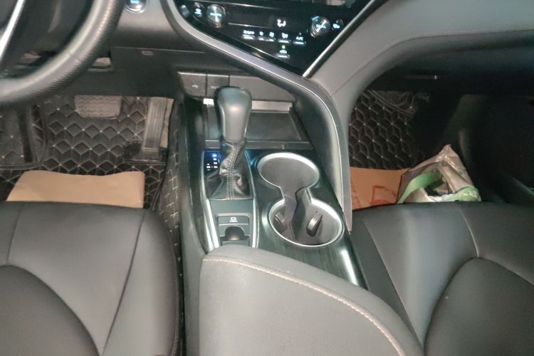 丰田 凯美瑞 2021款 2.0G 豪华版中控内饰18