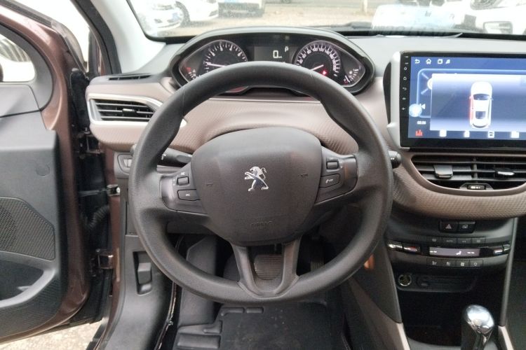 标致2008 2014款 1.6L 自动时尚版中控内饰13