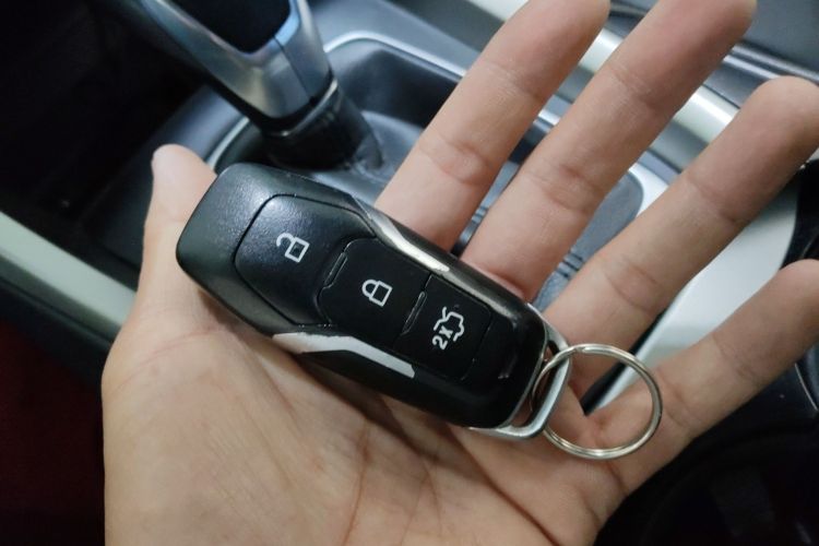 福特 蒙迪欧 2013款 2.0L GTDi200时尚型中控内饰11