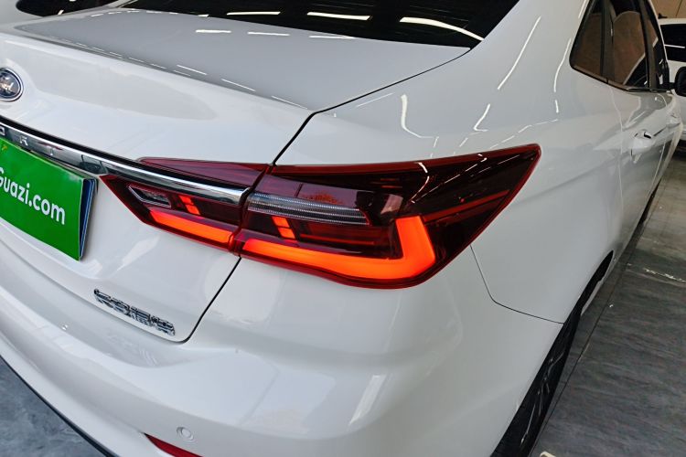 福特 福睿斯 2021款 1.5L 自动钻石版车身外观6006