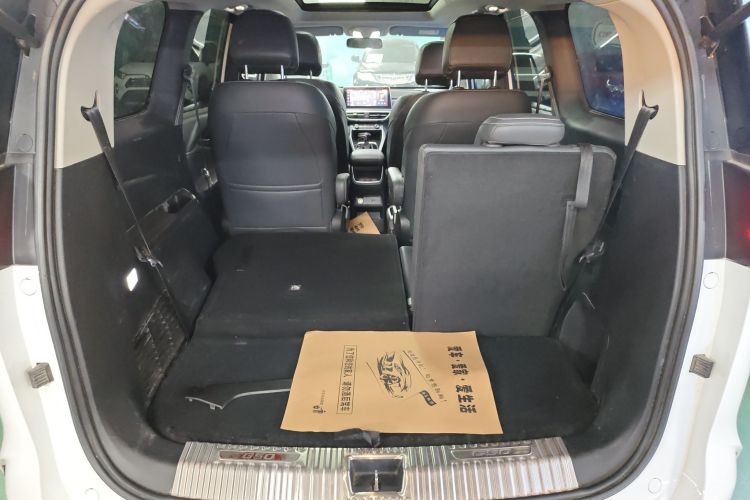 上汽大通MAXUS 大通G50 2019款 1.5T 首发款自动豪华版 6座机舱底盘23