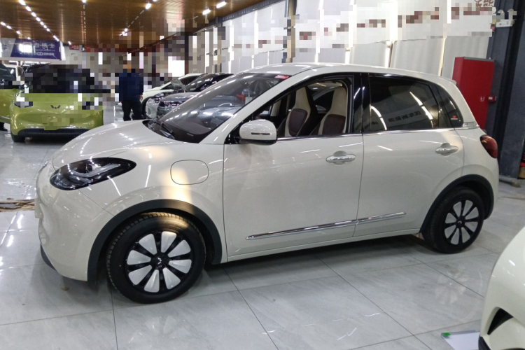 五菱汽车 五菱缤果 2025款 333km 灵犀互联款车身外观4