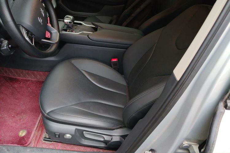 红旗E-QM5 2024款 610km PLUS中控内饰19