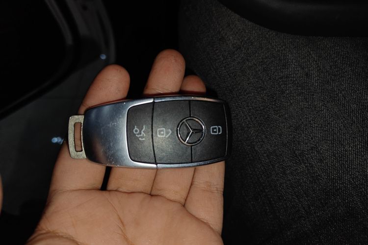 奔驰A级 2023款 A 200 L 时尚型中控内饰11