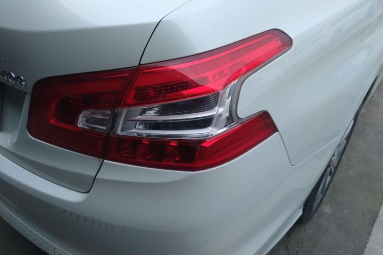 标致408 2014款 1.8L 自动豪华版车身外观9