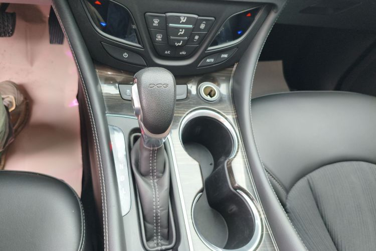 别克 昂科威 2021款 532T 两驱领先型中控内饰18