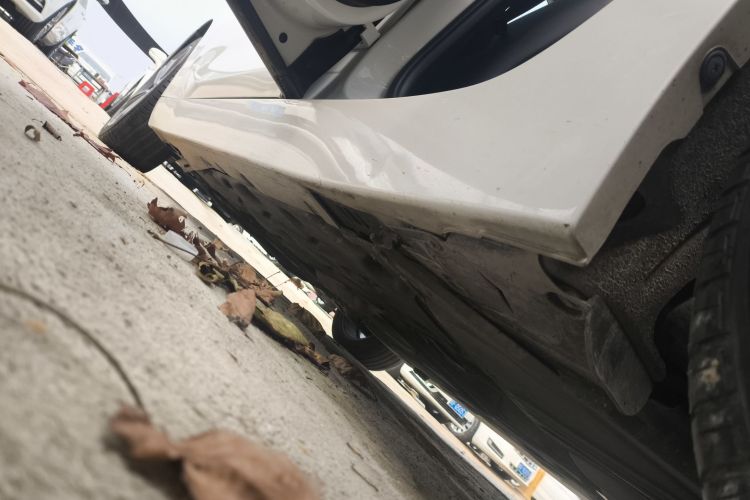 宝马1系 2020款 120i 时尚型局部细节9002