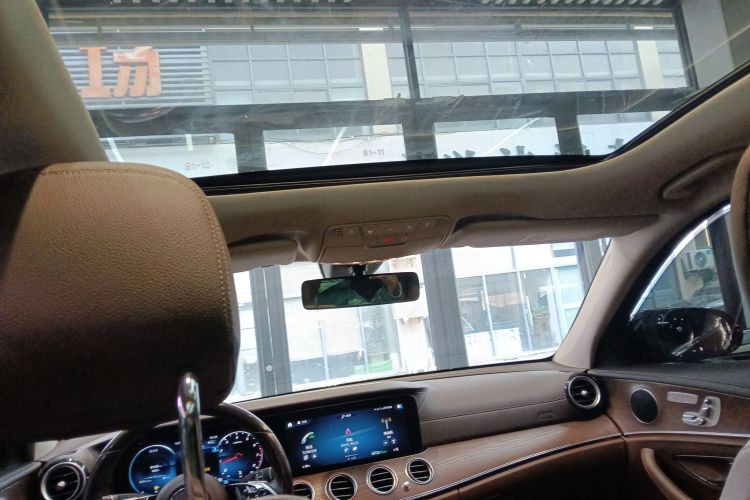 奔驰E级 2021款 改款 E 300 L 时尚型中控内饰22