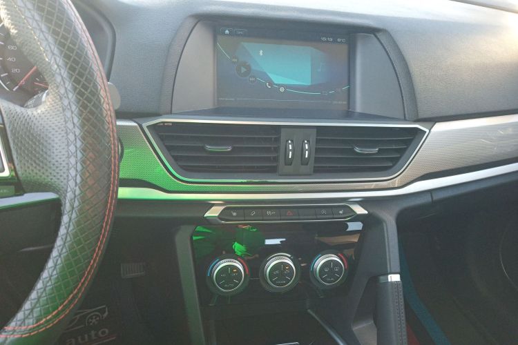 哈弗H6 2018款 红标 运动版 1.5T 手动两驱精英型中控内饰16