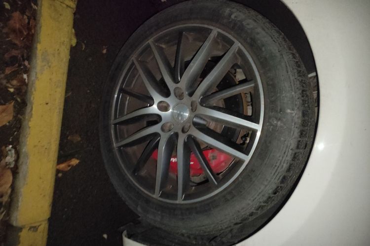 玛莎拉蒂 Ghibli 2014款 3.0T 标准版车身外观10