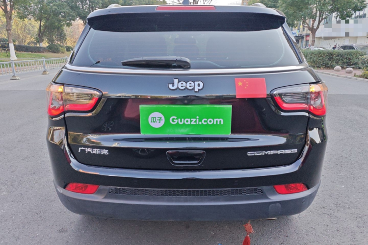 Jeep 指南者 2021款 220T 自动精英版车身外观6004