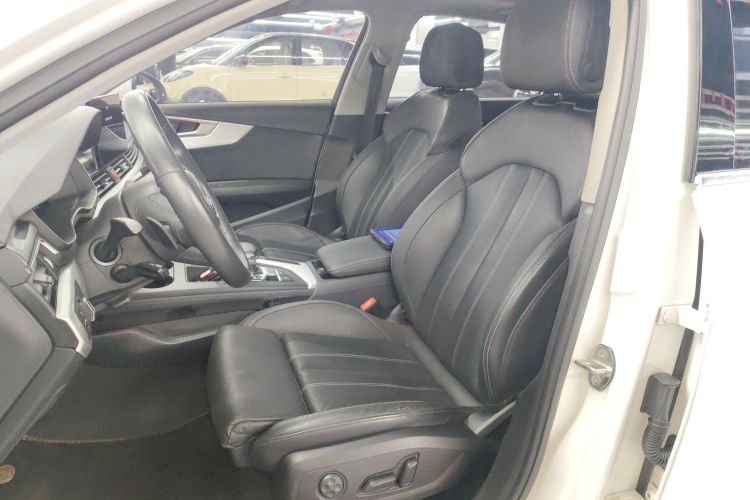 奥迪A4L 2020款 40 TFSI 豪华动感型中控内饰19