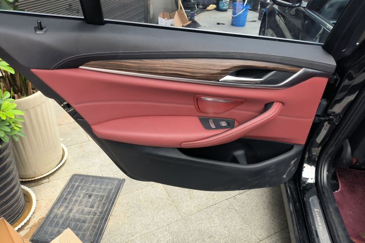 宝马5系新能源 2022款 改款 535Le 豪华套装中控内饰49