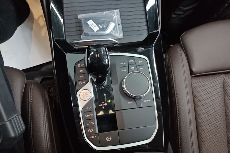 宝马X3 2022款 改款二 xDrive30i 领先型 M曜夜套装中控内饰18