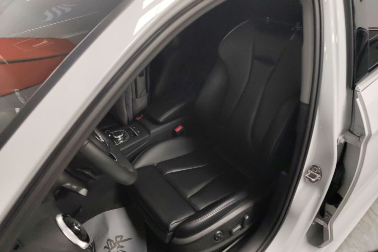 奥迪A3 2019款 Limousine 35 TFSI 运动型 国V中控内饰19
