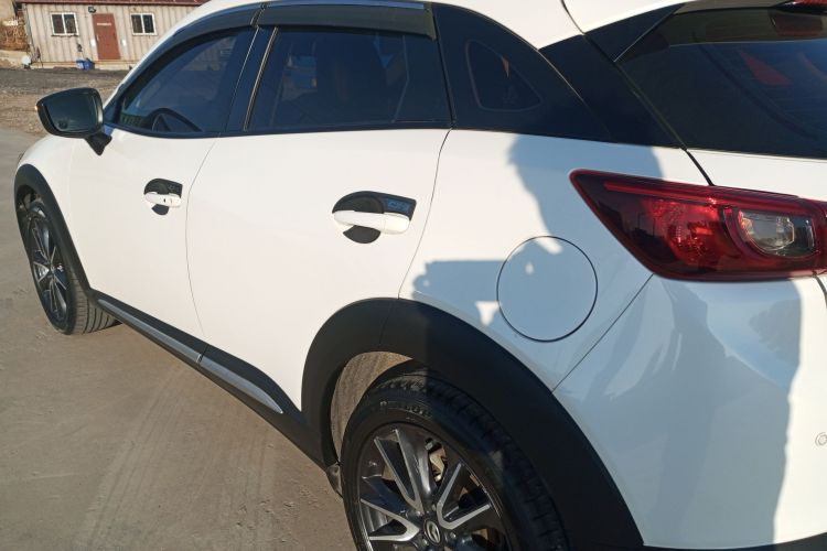 马自达CX-3 2018款 2.0L 自动尊贵型车身外观4