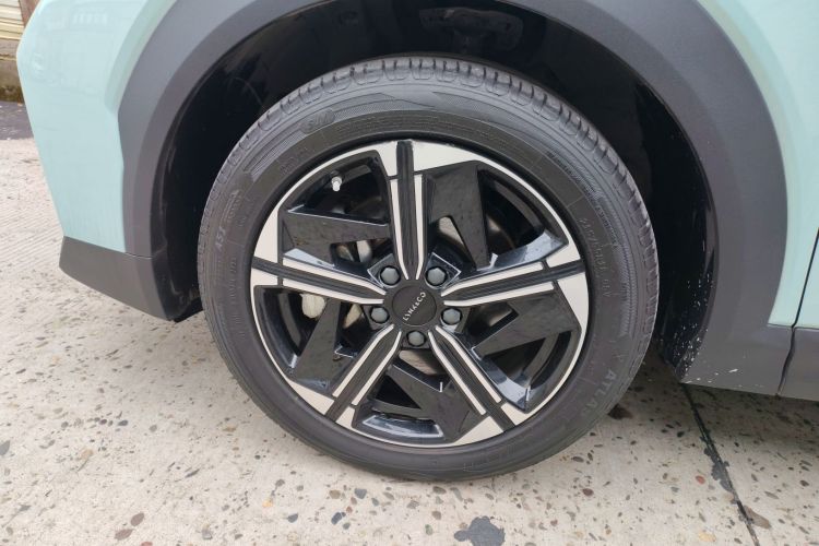 领克06 EM-P 2023款 EM-P 126长续航Halo车身外观6007