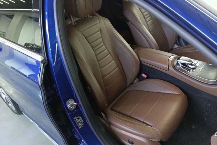 奔驰E级 2018款 E 300 L 运动时尚型局部细节41