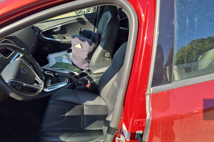 沃尔沃V40 2016款 T3 智逸版中控内饰19