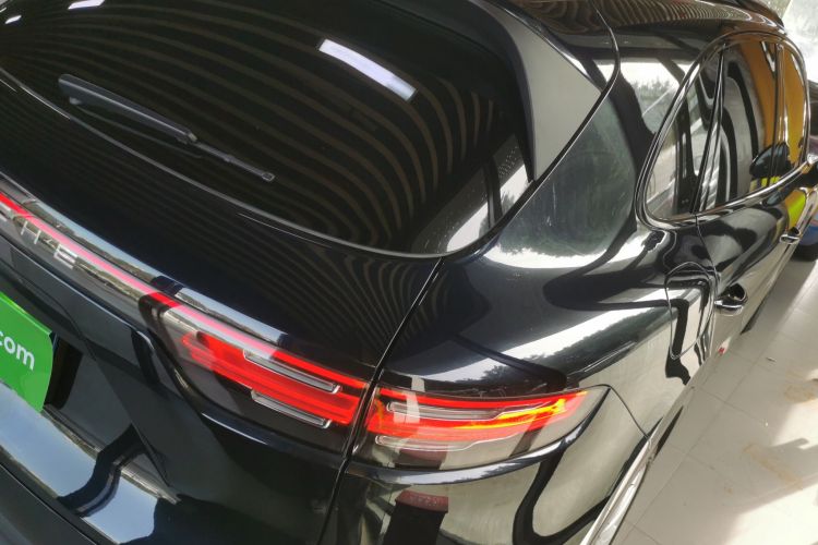 保时捷 2023款 Cayenne 3.0T车身外观6005