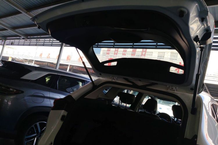 哈弗H6 2023款 国潮版 1.5T 自动都市版机舱底盘23