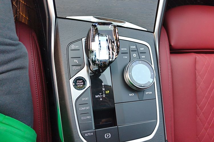 宝马3系 2022款 325i M运动套装中控内饰18