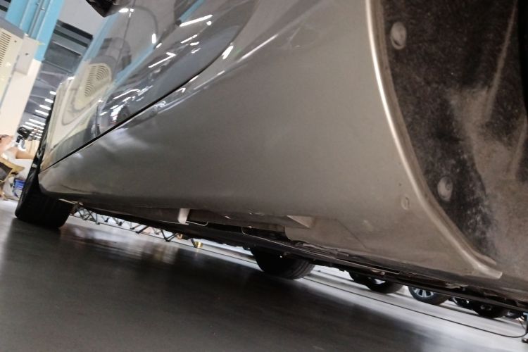 沃尔沃V40 2018款 T3 智逸版机舱底盘30