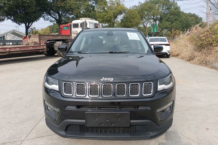 Jeep 指南者 2017款 200T 自动家享版车身外观2