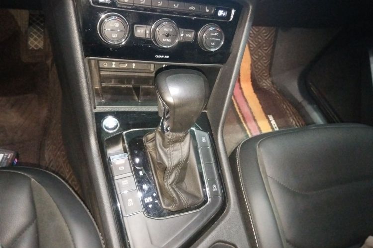 大众 途观L 2018款 380TSI 自动四驱豪华版中控内饰18