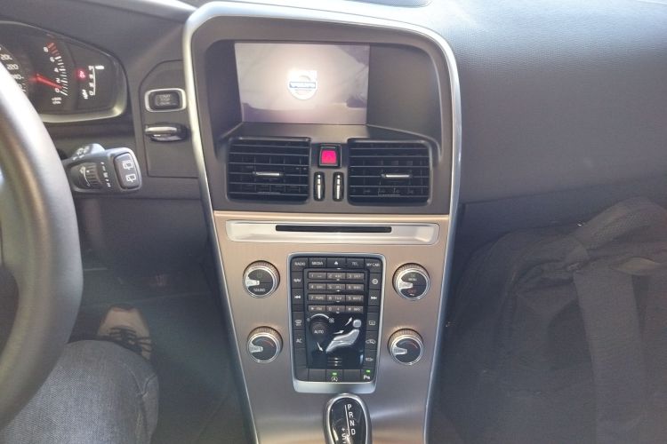 沃尔沃XC60 2017款 T5 智行升级版中控内饰16