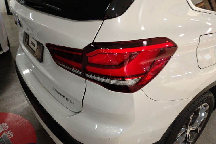 宝马X1 2021款 sDrive20Li 尊享型车身外观9