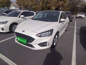 福特 福克斯 2021款 两厢 EcoBoost 180 自动锋潮型