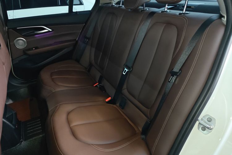 宝马1系 2023款 125i M运动曜夜版中控内饰7004