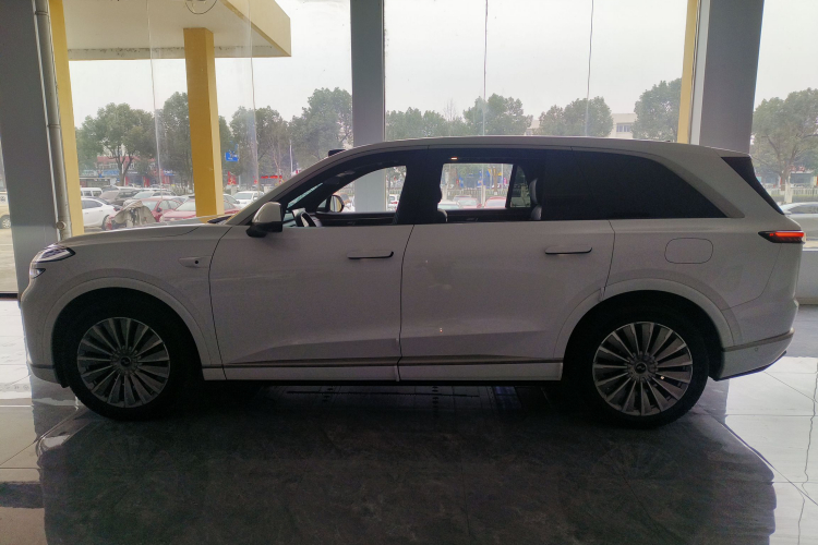 乐道L90 2025款 Ultra 六座版车身外观6003