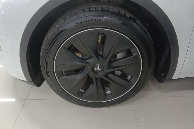 特斯拉 Model Y 2021款 标准续航后驱版车身外观6007