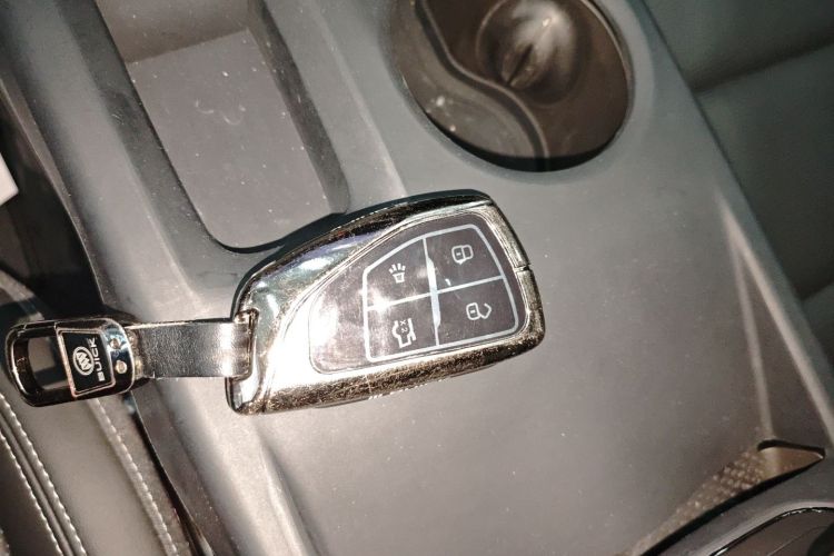 别克 昂科威 2025款 25T 进享白金版中控内饰7001