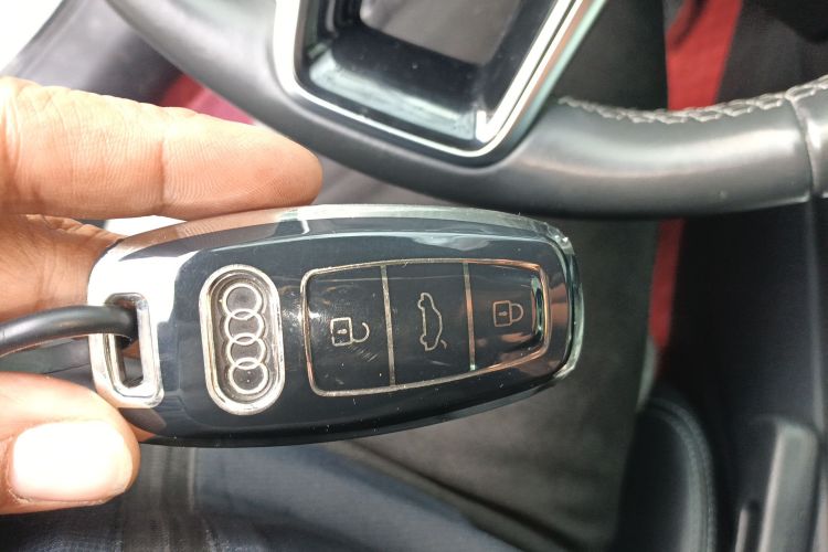 奥迪A6L 2023款 45 TFSI 臻选动感型中控内饰11