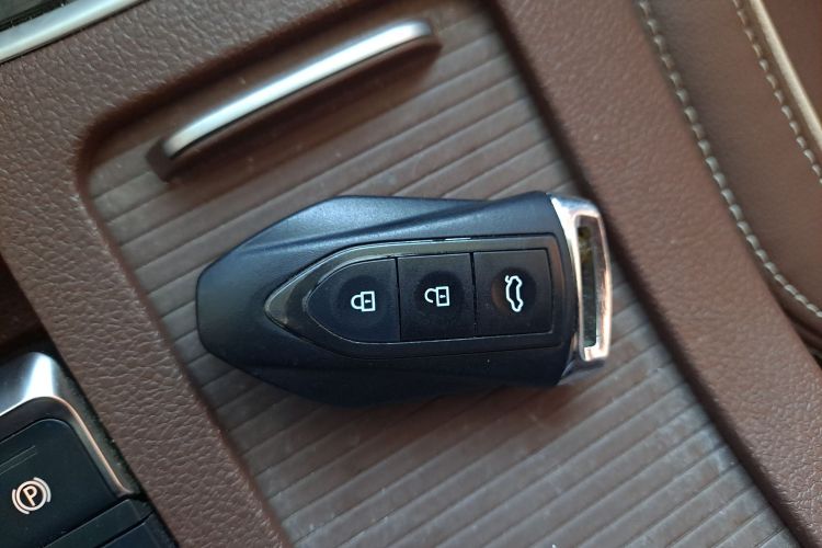 猎豹汽车 猎豹CS10 2017款 1.5T CVT尊贵型中控内饰7001