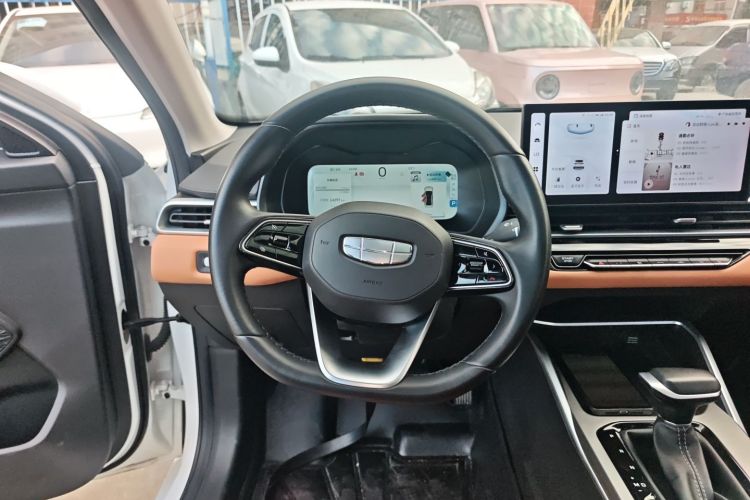 吉利汽车 帝豪 2025款 第4代 1.5L CVT旗舰型中控内饰13