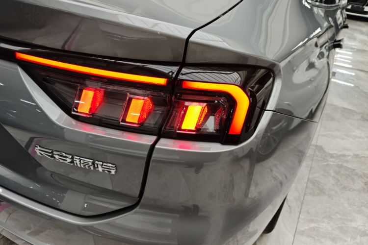 福特 蒙迪欧 2022款 改款 EcoBoost 245 豪华型车身外观6006