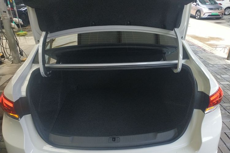 别克 英朗 2021款 改款 1.3T 自动轻混动精英型中控内饰23