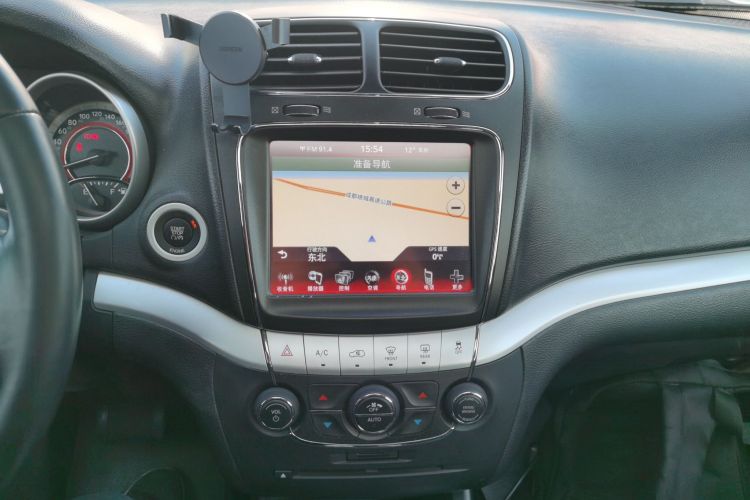 道奇 酷威 2015款 2.0TD 四驱尊尚版局部细节16